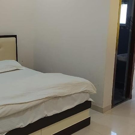 Bhagwan Hotel Gonda Kültér fotó