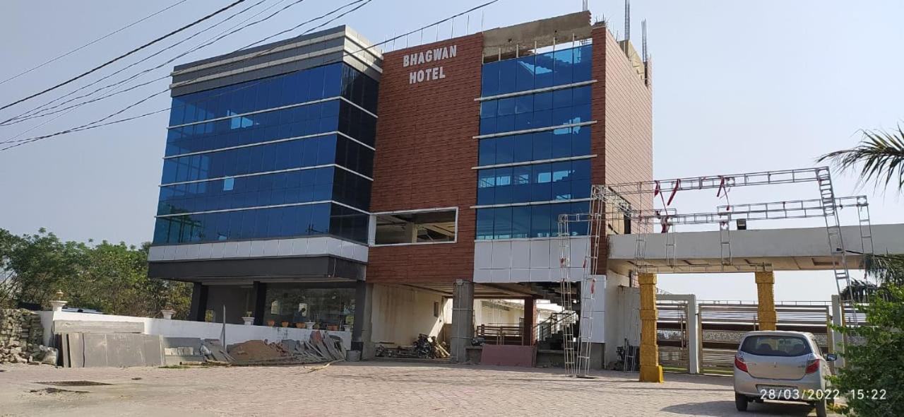 Bhagwan Hotel Gonda Kültér fotó
